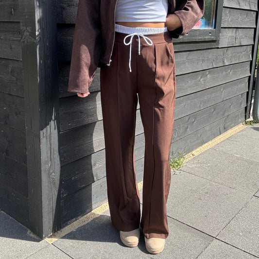 LYNN BROEK DONKERBRUIN