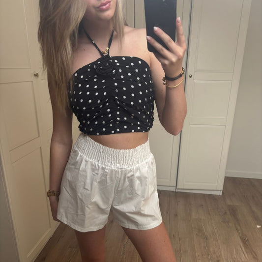 Sandy short wit